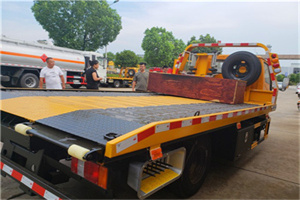 平邑附近拖车电话号码服务